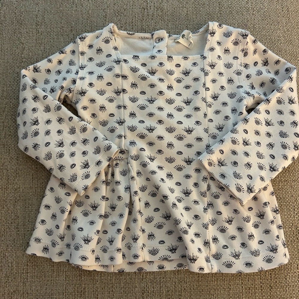 Adorable 2t Kate Quinn top